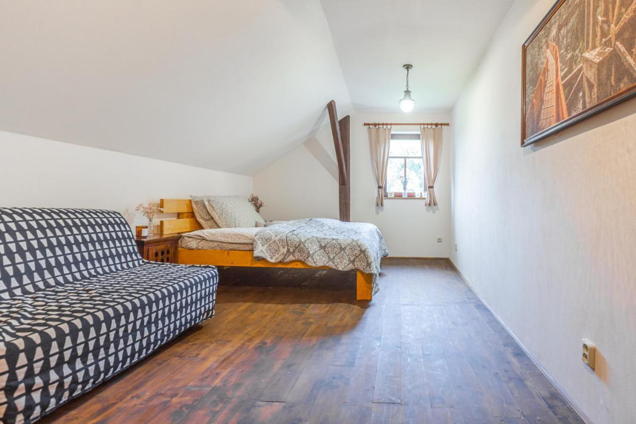Hotel Buskovsky Mlyn 1580 à Dolní Bousov Extérieur photo