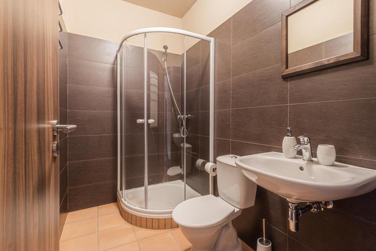 Hotel Buskovsky Mlyn 1580 à Dolní Bousov Extérieur photo