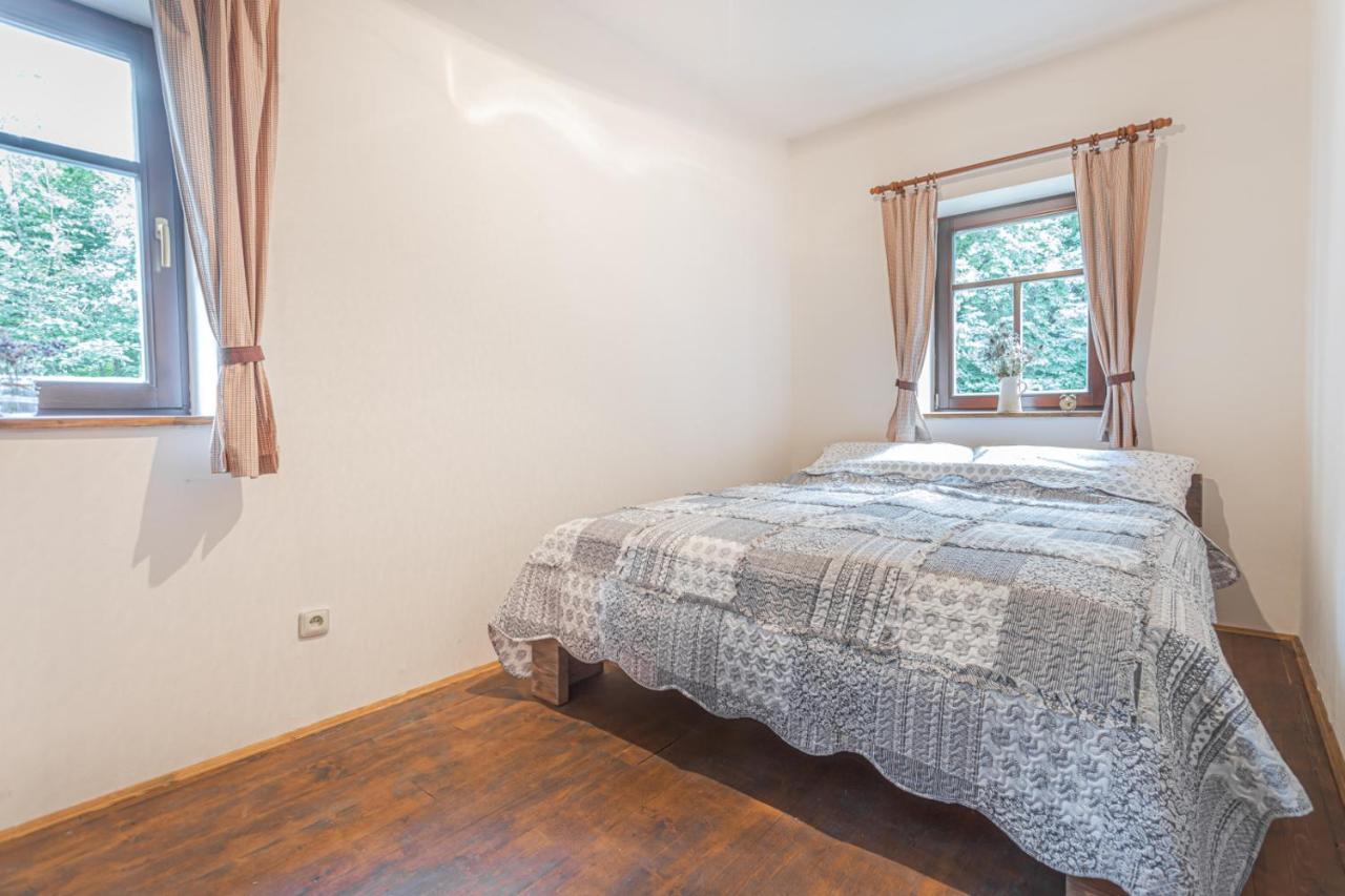 Hotel Buskovsky Mlyn 1580 à Dolní Bousov Chambre photo