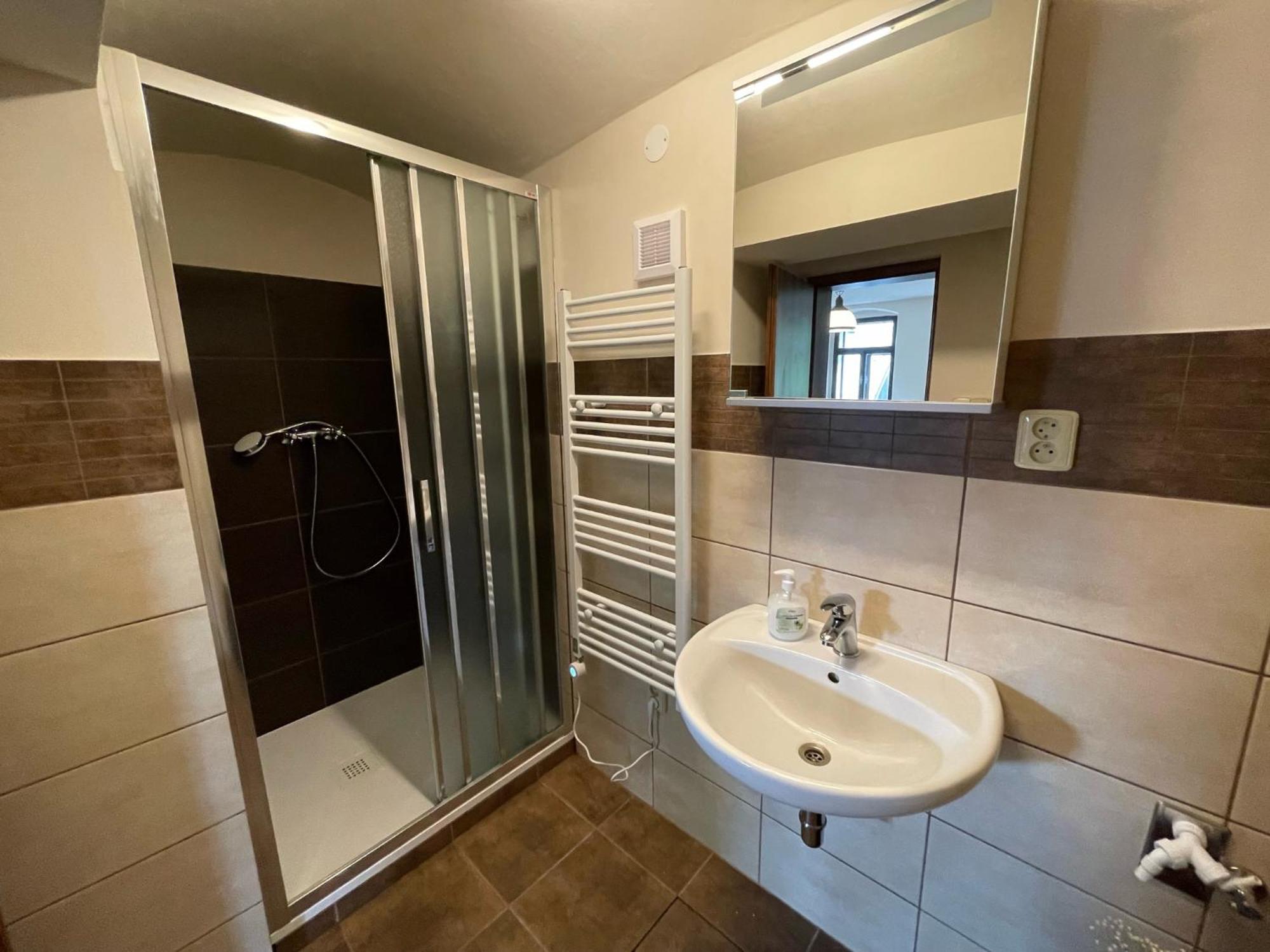Hotel Buskovsky Mlyn 1580 à Dolní Bousov Chambre photo